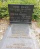 Wiebe Visser (1905–1963) en Heintje ter Voor (1903–1981) en hun dochter Jacoba Visser (1929–2003) Wiebe Visser (1905–1963) en Heintje ter Voor (1903–1981) en hun dochter Jacoba Visser (1929–2003)